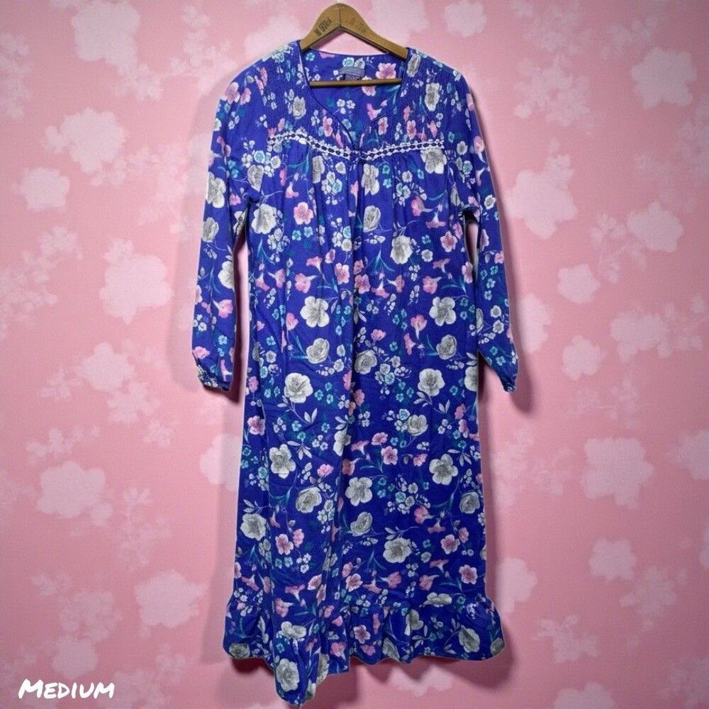 Laura Scott Fleece Gown Pajamas Womens MED Blue Flowers PJs CottageCore Sleeping